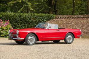 Image 24/50 of Alfa Romeo 2600 Spider (1962)
