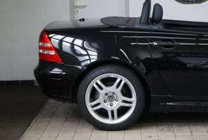 Image 31/33 de Mercedes-Benz SLK 320 (2000)
