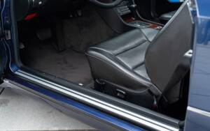 Image 24/45 of Mercedes-Benz E 220 (1995)