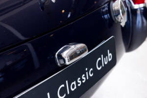 Image 34/41 of MG MGB GT V8 (1976)