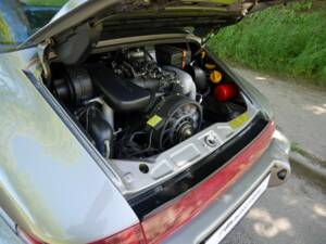 Image 35/42 of Porsche 911 Carrera 2 (1900)