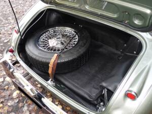 Image 23/32 of Austin-Healey 3000 Mk II (BT7) (1962)