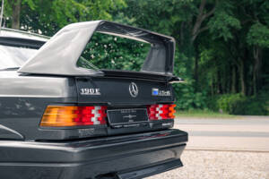 Bild 20/53 von Mercedes-Benz 190 E 2.5-16 (1991)