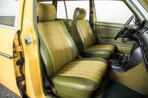 Image 12/50 of Mercedes-Benz 240 TD (1982)