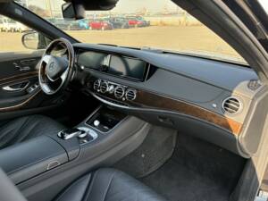 Bild 19/43 von Mercedes-Benz Maybach S 500 (2015)
