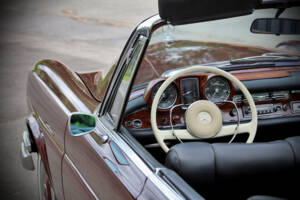 Immagine 29/71 di Mercedes-Benz 220 SE b (1961)