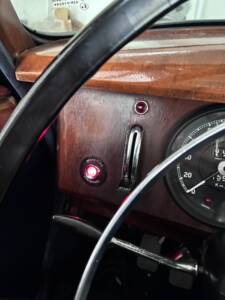 Image 24/38 of Jaguar Mk II 2.4 (1968)