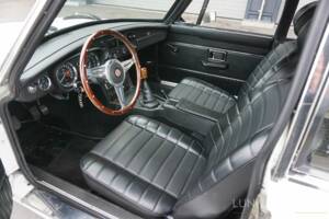 Image 34/54 de MG MGB GT (1974)