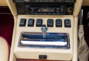 Image 18/25 of Aston Martin V8 Vantage X-Pack (1987)