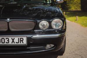 Image 29/48 of Jaguar XJR (2006)