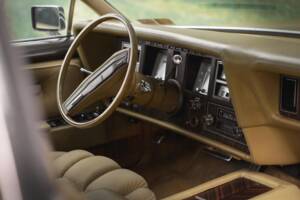 Bild 3/10 von Lincoln Continental Diamond Jubilee Gold Edition (1978)