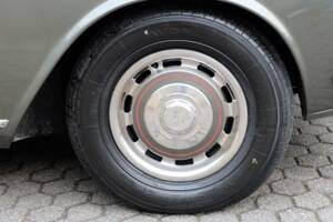 Image 23/48 of Bentley T 1 (1967)