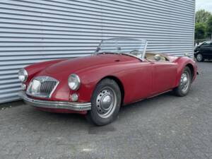 Image 1/8 of MG MGA 1600 (1961)