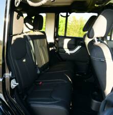 Image 21/50 de Jeep Wrangler Sahara 4.0L (2014)