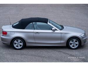 Image 16/33 de BMW 118i (2010)
