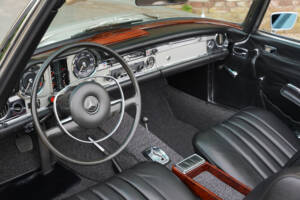 Immagine 34/50 di Mercedes-Benz 280 SL (1969)