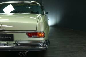 Image 38/49 of Mercedes-Benz 280 SE (1970)