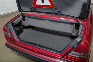 Bild 29/31 von Mercedes-Benz E 320 (1993)