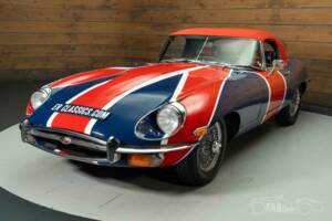 Image 6/17 de Jaguar E-Type (1970)
