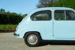 Image 21/49 of FIAT 600 (1957)