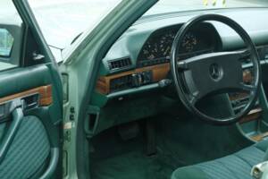 Bild 39/50 von Mercedes-Benz 300 SE (1986)