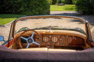 Image 18/37 de Jaguar XK 150 3.8 SE DHC (1959)