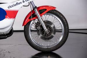 Image 15/34 de Yamaha DUMMY (1976)