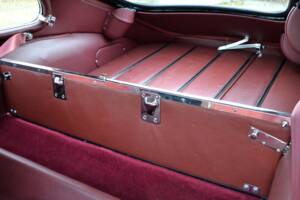 Bild 27/32 von Jaguar E-Type 4.2 (1967)