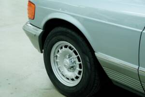 Image 13/50 of Mercedes-Benz 500 SEC (1982)