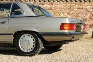 Bild 41/50 von Mercedes-Benz 560 SL (1987)