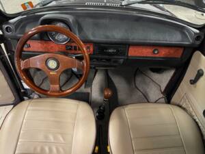 Imagen 11/26 de Volkswagen Käfer 1303 LS (1976)