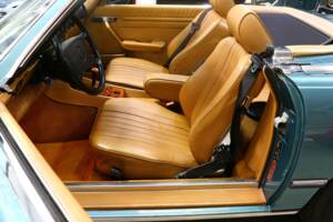 Image 16/25 of Mercedes-Benz 560 SL (1986)