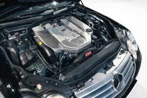 Image 17/31 of Mercedes-Benz SL 55 AMG (2003)