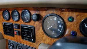 Bild 18/22 von MG RV8 (1995)