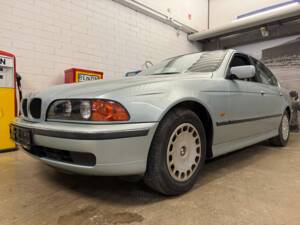 Bild 2/16 von BMW 520i (1999)