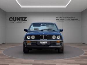 Immagine 1/27 di BMW 320i (1990)