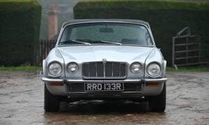 Image 19/26 of Jaguar XJ 6 C 4.2 (1976)