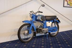 Bild 16/22 von Honda Super Cub C 110 (1900)