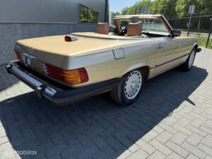 Immagine 7/41 di Mercedes-Benz 560 SL (1986)