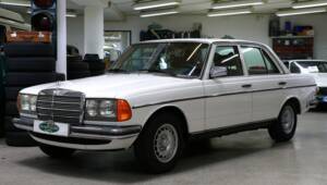 Image 1/25 of Mercedes-Benz 280 E (1977)