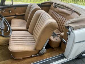 Afbeelding 22/36 van Mercedes-Benz 220 SE Cabriolet (1960)