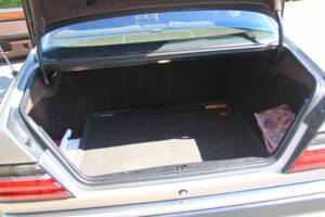 Bild 9/16 von Mercedes-Benz 230 CE (1990)