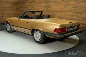 Image 7/19 of Mercedes-Benz 560 SL (1988)