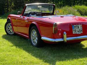 Image 8/10 of Triumph TR 4 (1964)