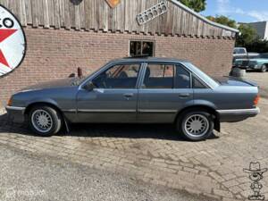 Image 16/35 de Opel Rekord 2,0 E (1985)