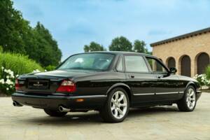 Bild 7/50 von Jaguar XJR 4.0 (2000)