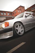 Immagine 20/49 di Mercedes-Benz 190 E (1990)