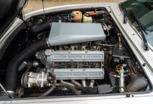 Image 32/32 of Aston Martin V8 Vantage X-Pack (1987)