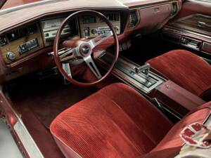Image 2/8 de Buick Riviera (1974)