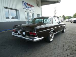 Image 4/21 of Mercedes-Benz 280 SE (1969)
